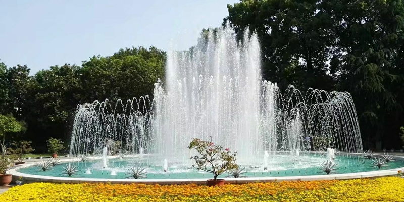 喷泉水池深度